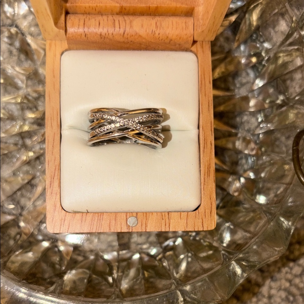Elegant Silver Women's Ring
